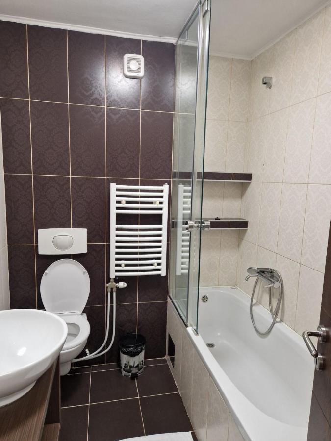 Ancora Apartment 6 Novi Sad Buitenkant foto